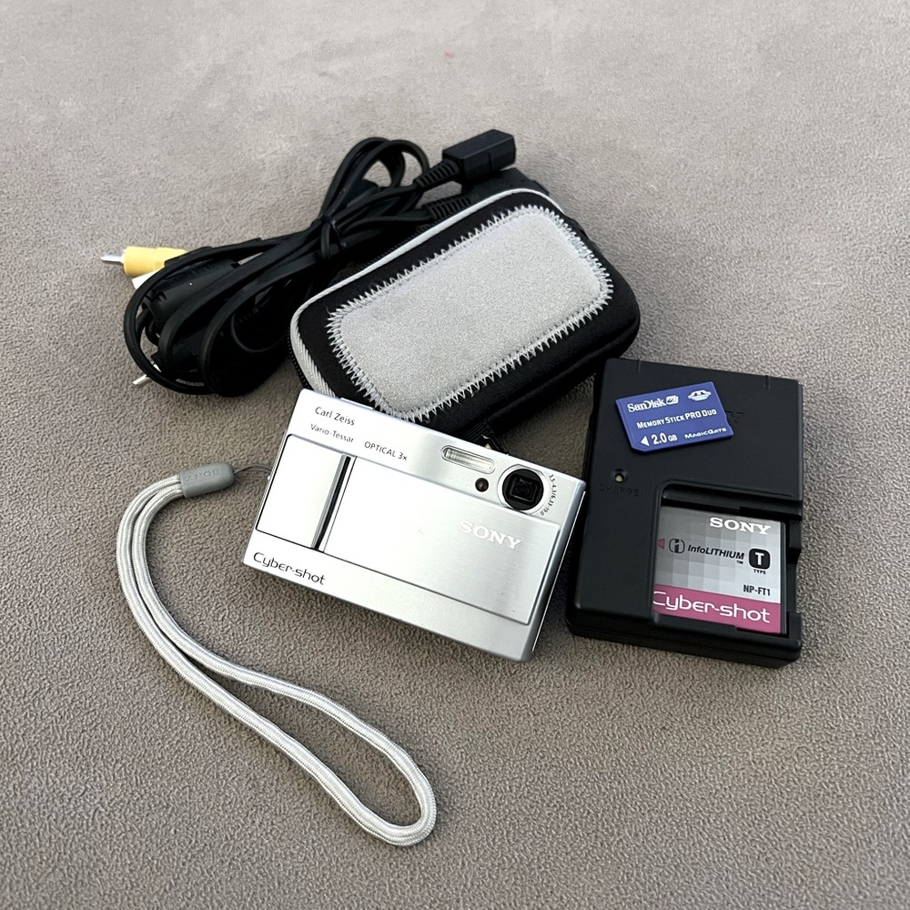 Sony Cybershot DSC-T10 7.2MP Digital Camera with 3x Optical Steady Shot Zoom